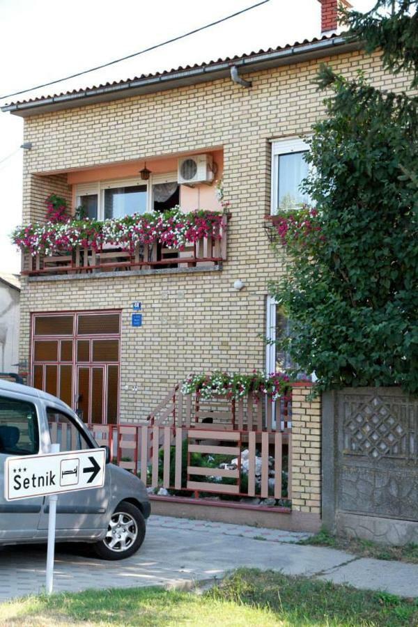 Setnik Guesthouse Valpovo Экстерьер фото